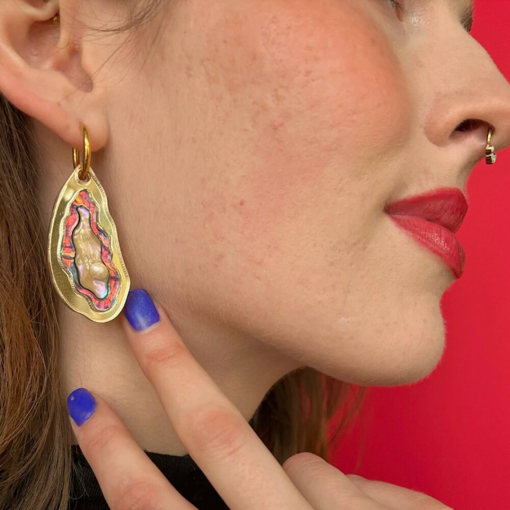 MacBecks Oyster earrings